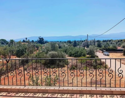 Maison de campagne à vendre  avec vue sur la mer, Eretria